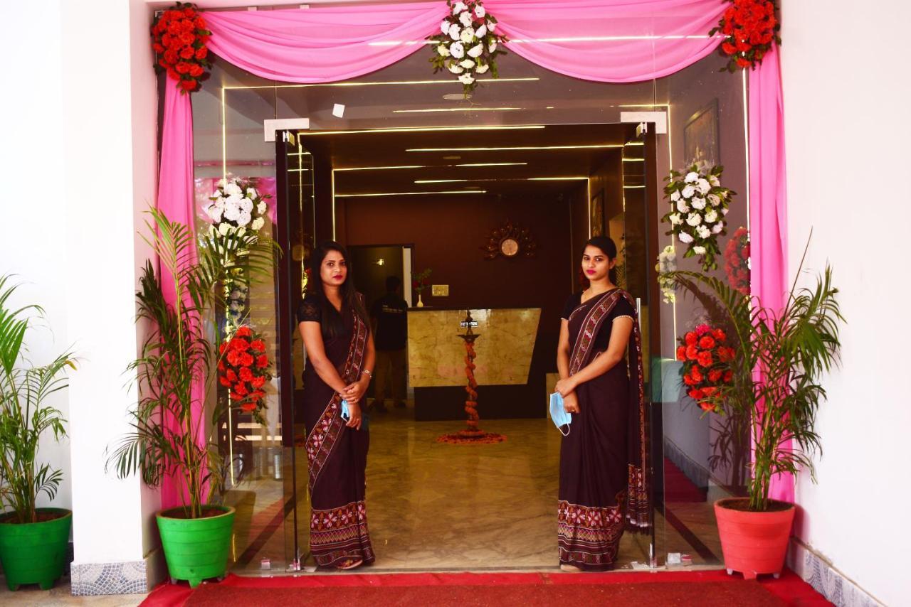 The Greenstar Inn Premium Bhubaneswar Exterior photo