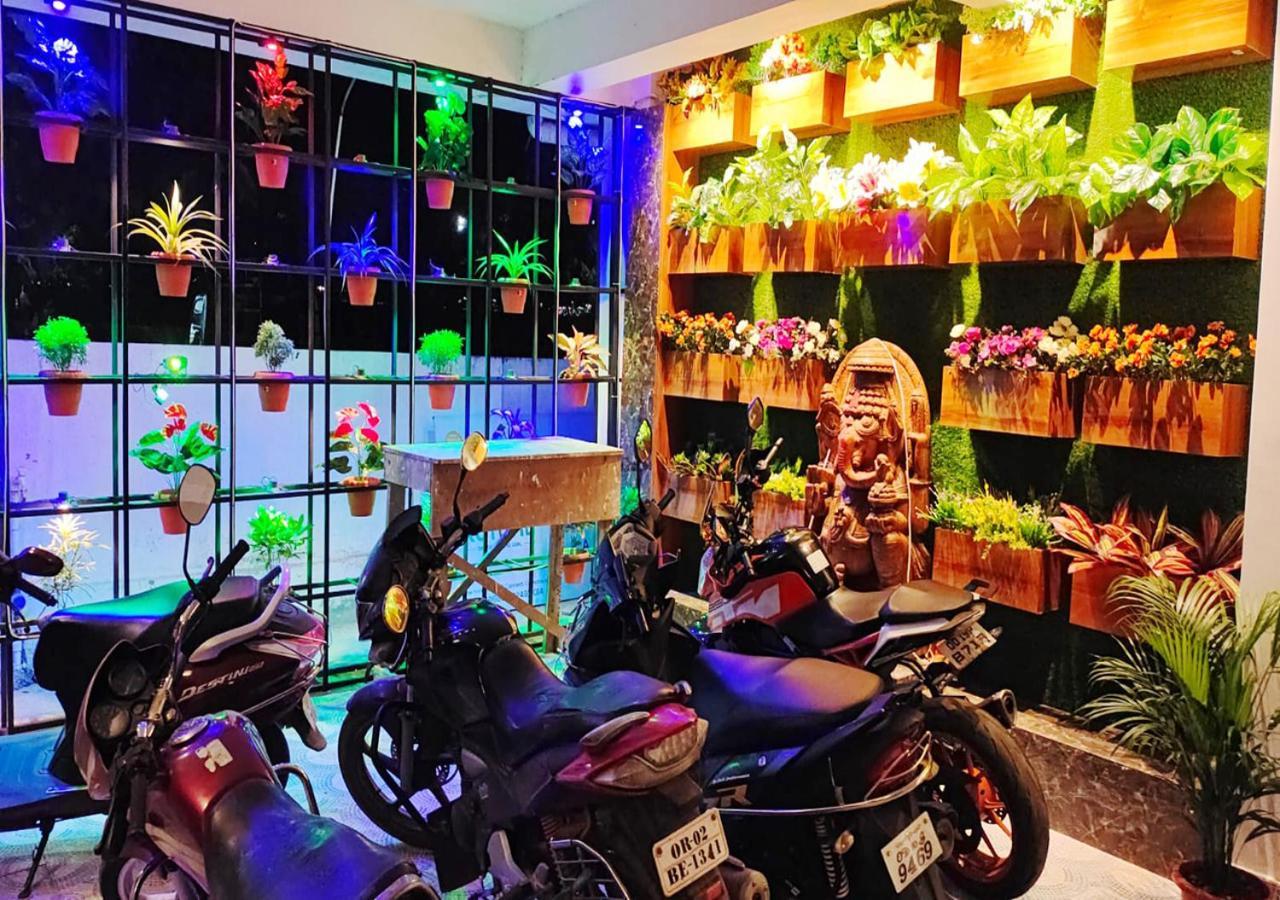 The Greenstar Inn Premium Bhubaneswar Exterior photo